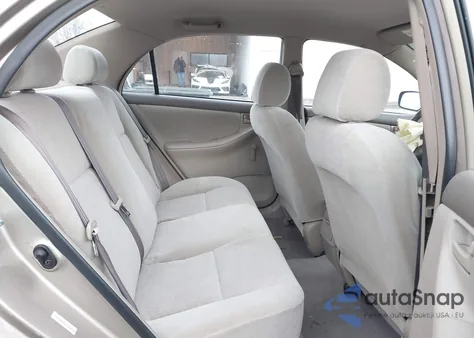 2004 Toyota Corolla Ce z USA, uszkodzony, nr VIN 1NXBR32EX4Z213511